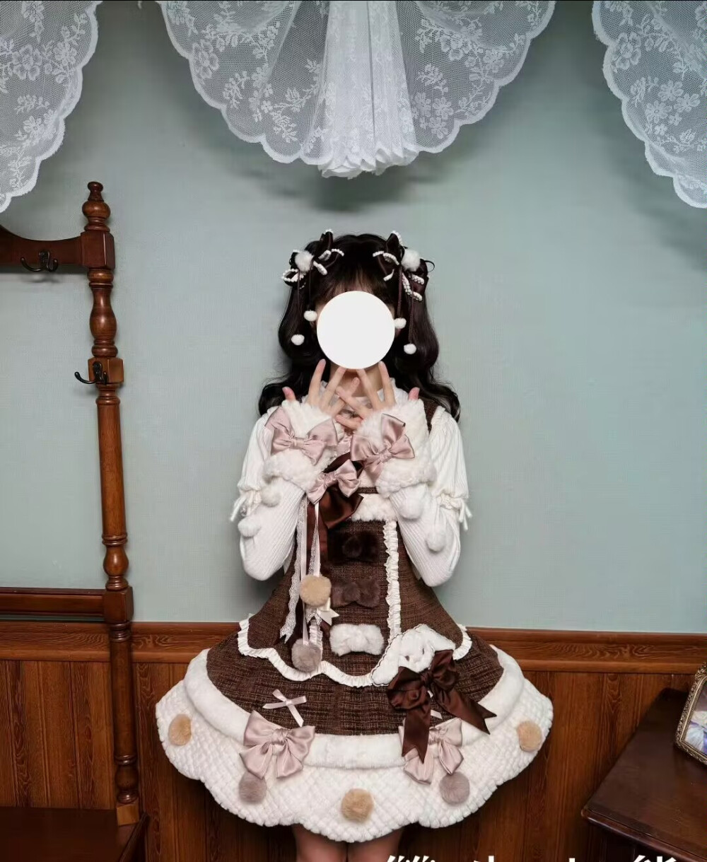 有没有棕色的lo鞋推荐鸭，老婆们，好喜欢这条棕色款的小裙子
#lo#lo安利#lolita