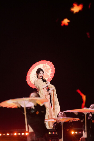 鞠婧祎