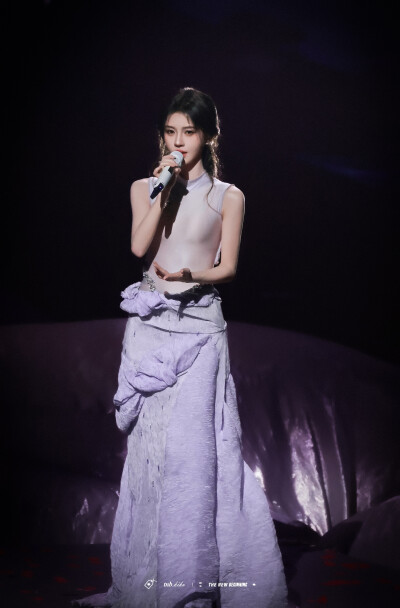 鞠婧祎