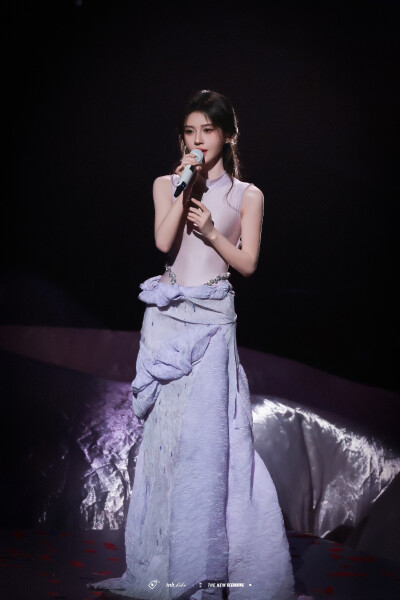 鞠婧祎