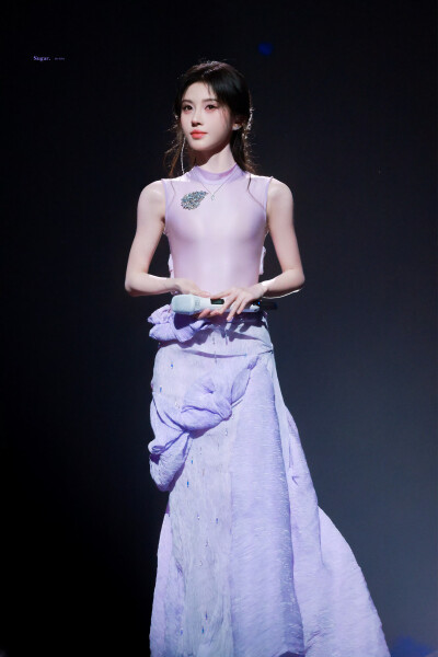 鞠婧祎