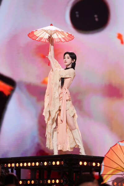 鞠婧祎