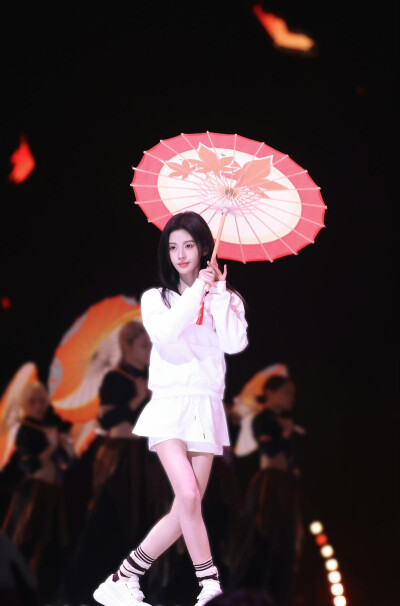 鞠婧祎