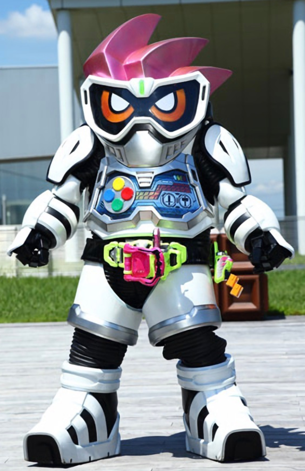 假面骑士艾克赛德，全能动作X等级1。(侵权删)