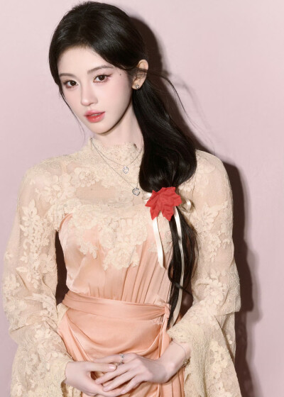 鞠婧祎