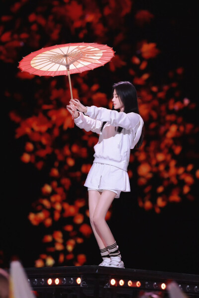 鞠婧祎
