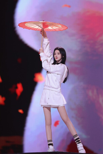 鞠婧祎