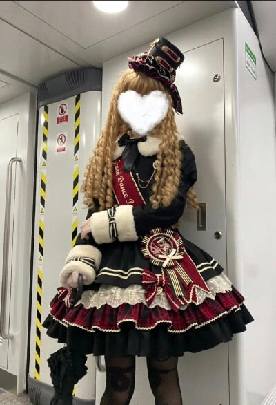 我嘞个仪仗队盛典，超级喜欢这条啊，加上绶带真的是绝绝子
#Lolita #lo #lo安利