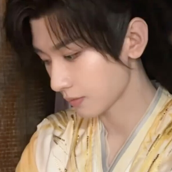 王权山庄在逃少爷