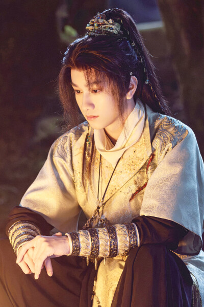 水龙吟 池云