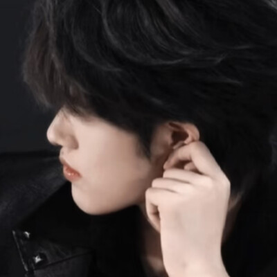 我對你來說是一顆星也好，請你繼續做我的宇宙吧