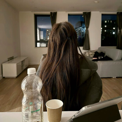 图源ks：偷喝汽水