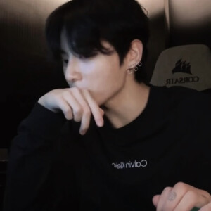 回忆像绣青色的湖