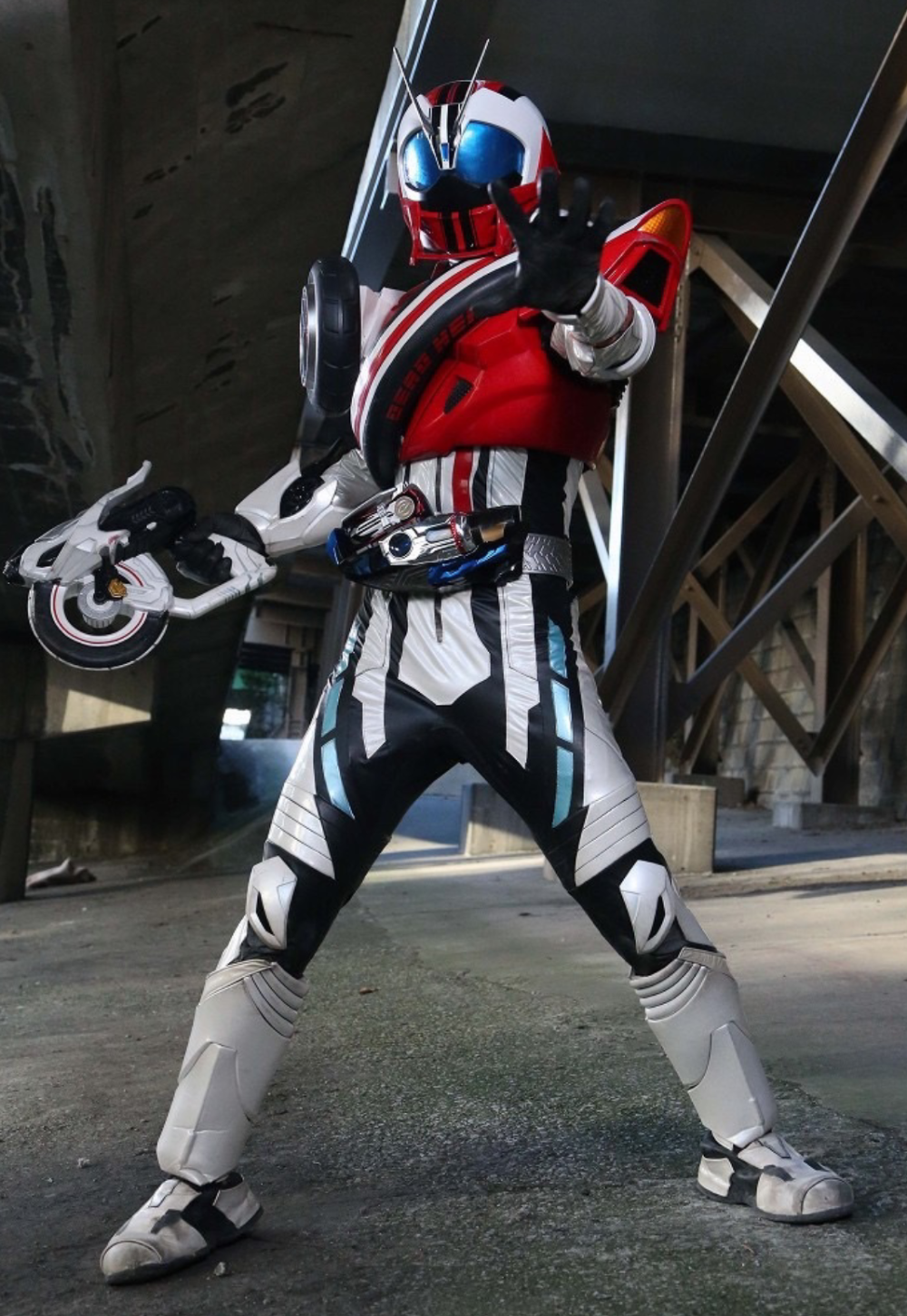 假面骑士白热马赫，前轮射手。《假面骑士驰骑》系列。(侵权删)