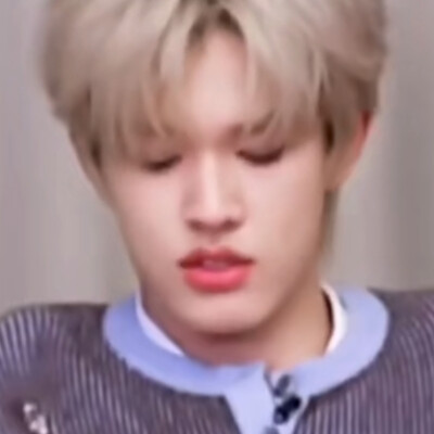 爱是一个人的眼睛两个人的泪