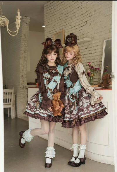这个双子也是狠狠nice都鸭，真的是特别有洋娃娃感的好嘛，冲啦冲啦
#吃我一波lolita安利 #lolita原创设计 #Lolita 