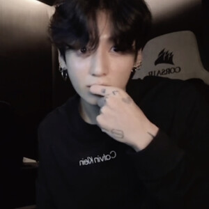 回忆像绣青色的湖