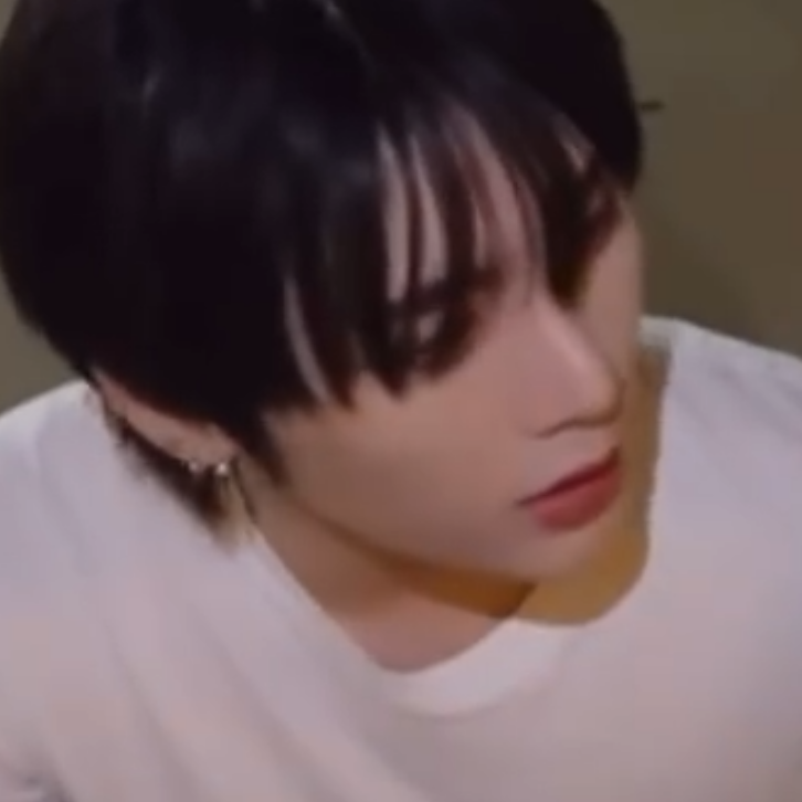 哥哥嫂嫂亲多了吧