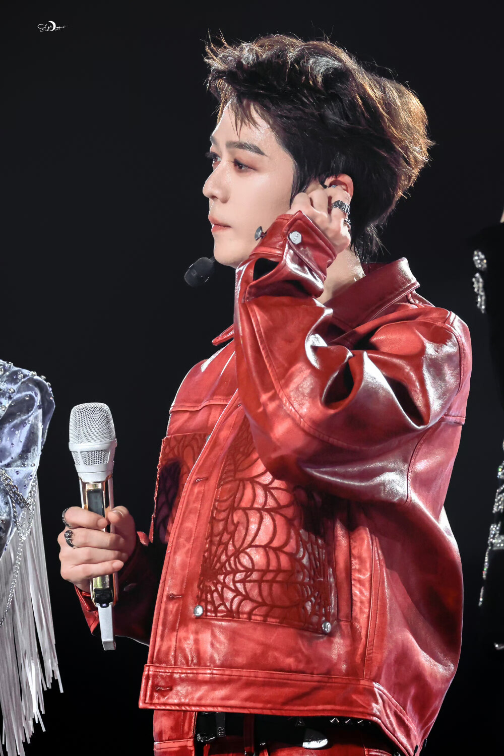 王栎鑫10.25至少今天很快乐演唱会