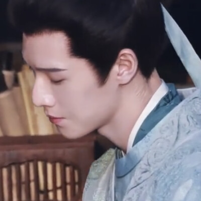 为什么每次传这个李蕊蕊都要卡我bug？？