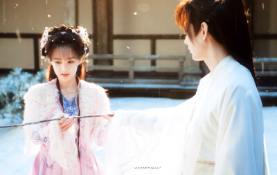 - 王权富贵 ×清瞳 。
#天地剑心# ​​​