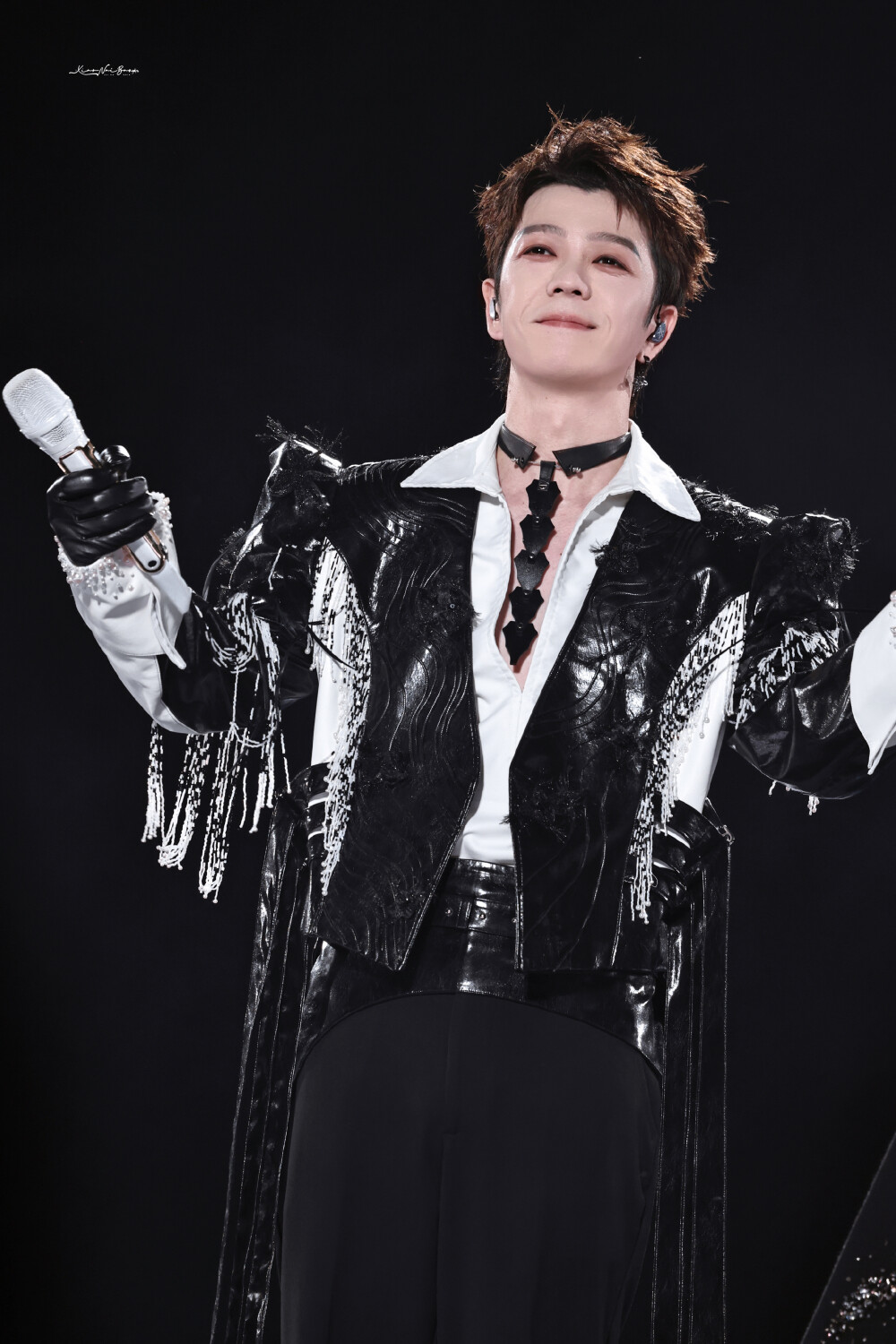 王栎鑫10.25至少今天很快乐演唱会