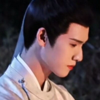 灯火葳蕤揉皱你眼眉