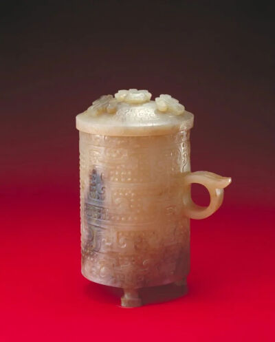 白玉夔凤纹卮 汉代 故宫博物院藏