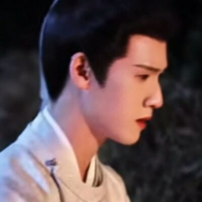 灯火葳蕤揉皱你眼眉