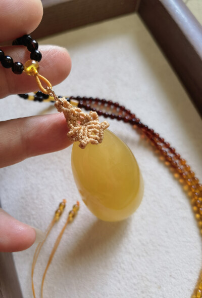 改造一个蜜蜡项链