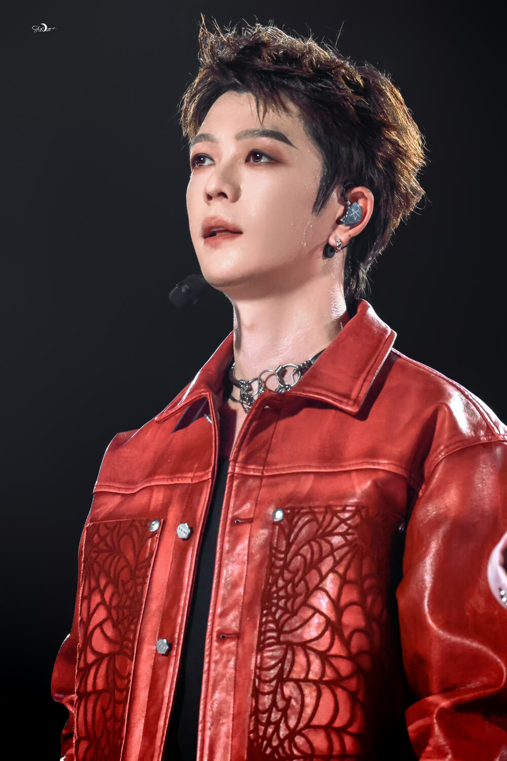 王栎鑫10.25至少今天很快乐演唱会