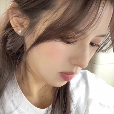 一个少女泪在持续更新中…