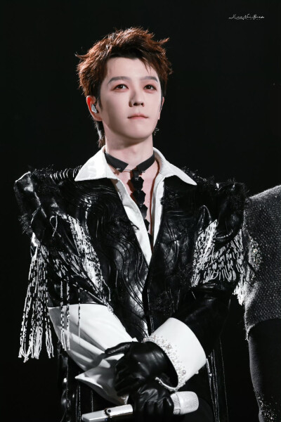 王栎鑫10.25至少今天很快乐演唱会