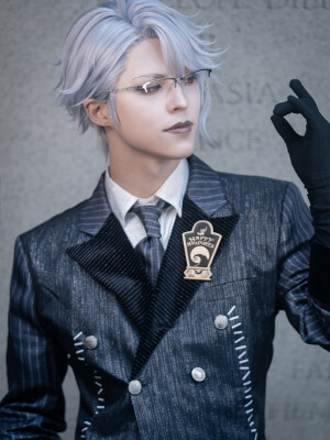 鲇川太阳&森田桐矢
扭曲仙境cos Skully&Azul