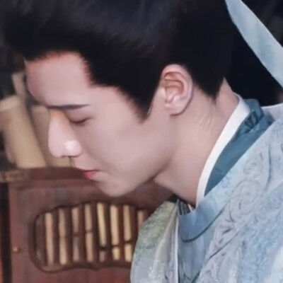 为什么每次传这个李蕊蕊都要卡我bug？？