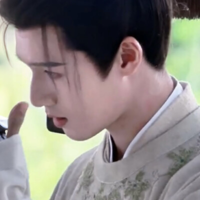 为什么每次传这个李蕊蕊都要卡我bug？？