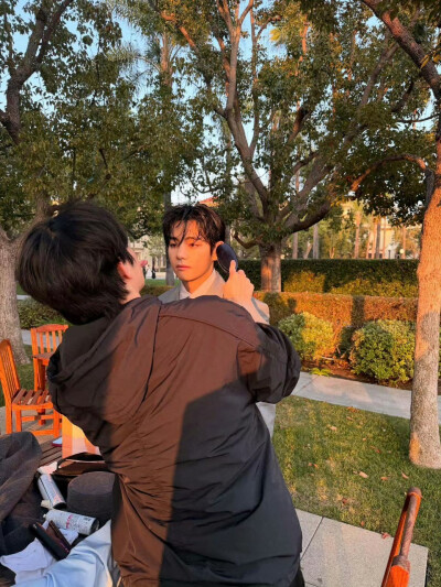 251027
金泰亨更新ins