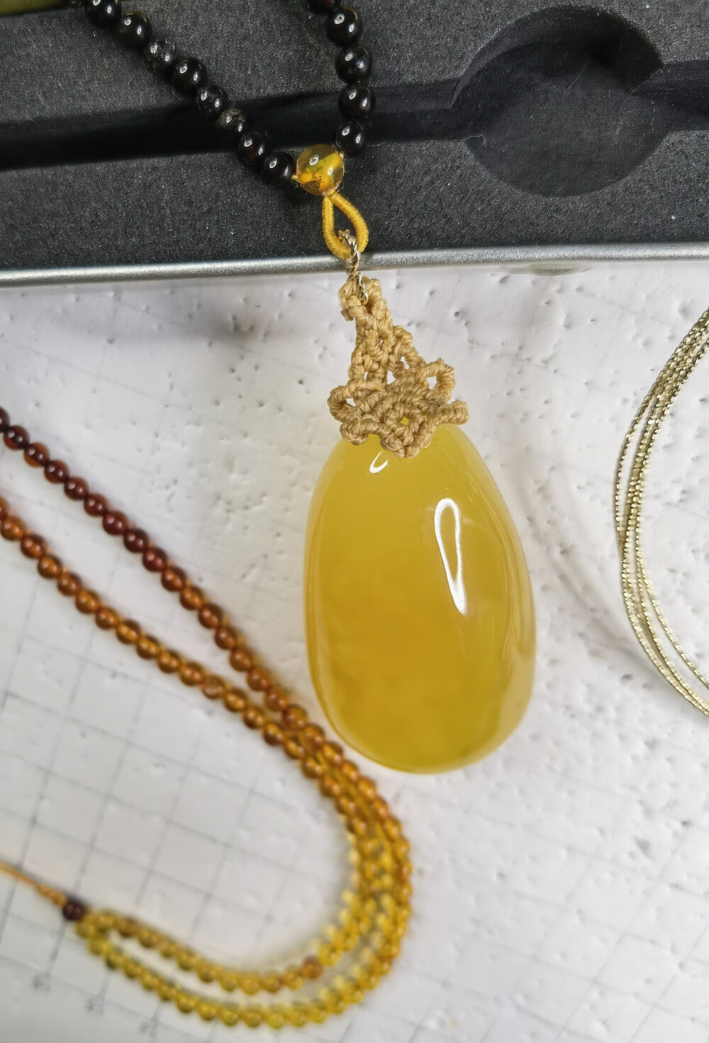 改造一个蜜蜡项链