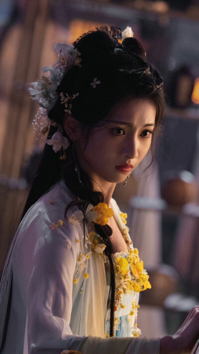 入青云 章台 潘珺雅