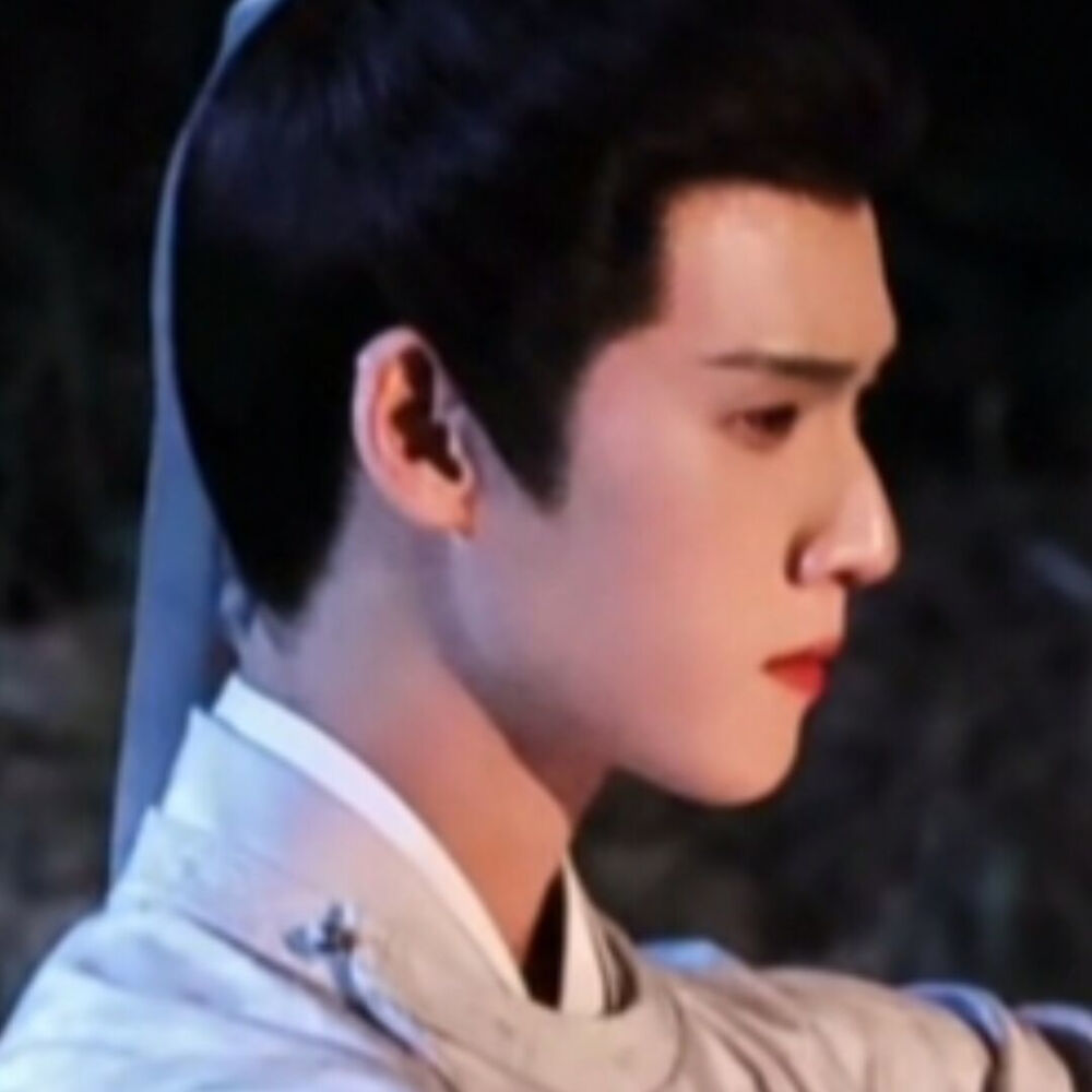 灯火葳蕤揉皱你眼眉