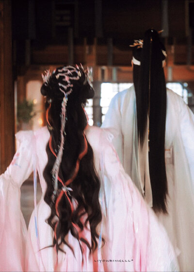 - 王权富贵 ×清瞳 。
#天地剑心# ​​​