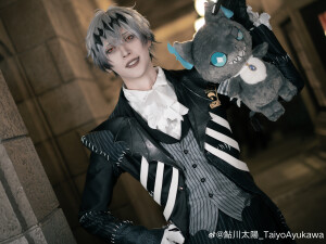 鲇川太阳&森田桐矢
扭曲仙境cos Skully&Azul