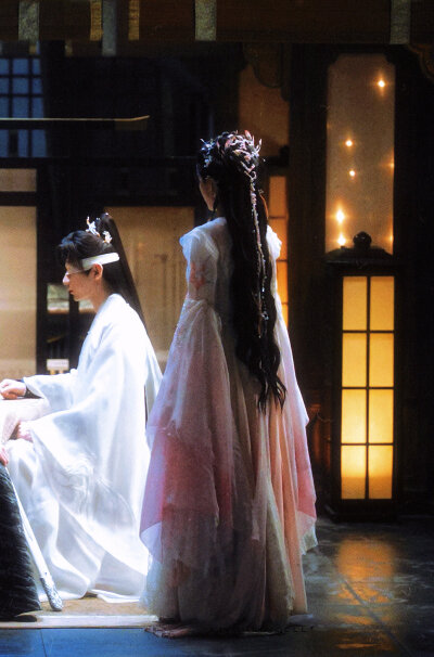 - 王权富贵 ×清瞳 。
#天地剑心# ​​​