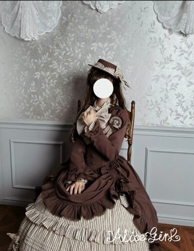 真的很有维多利亚时代的感觉哇，这条，有被种草到
#lolita安利 #lo安利 #lo 