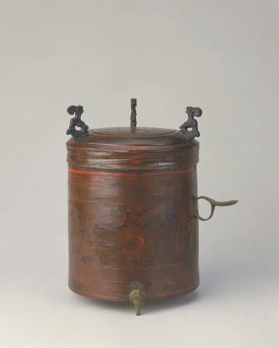 彩绘漆云凤纹樽 西汉 故宫博物院藏