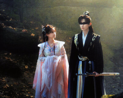 - 王权富贵 ×清瞳 。
#天地剑心# ​​​