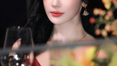 女主橙光素材
@YYYEve
盗图遭天潜