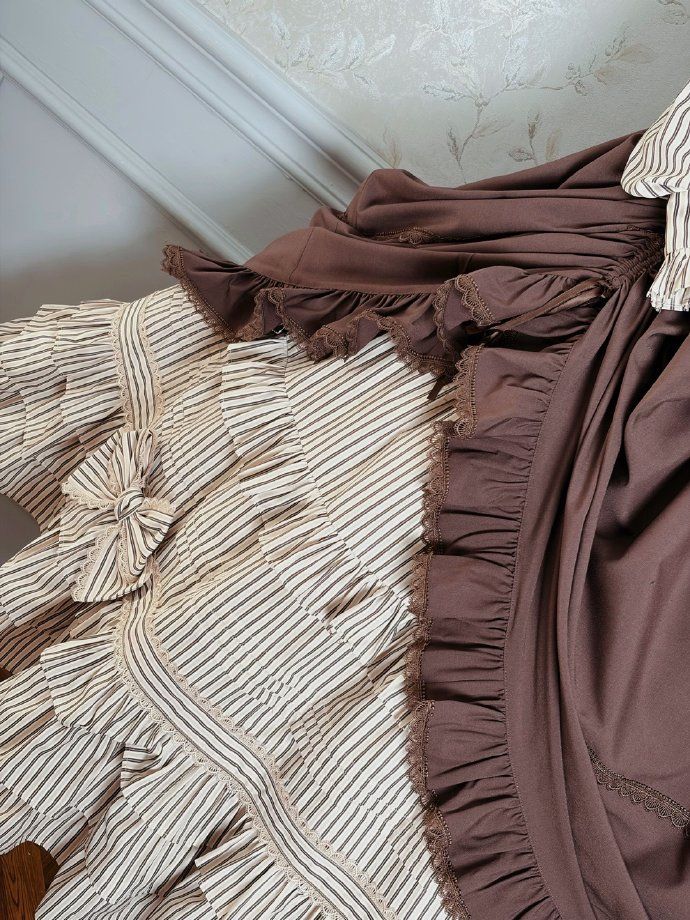 这个维多利亚公爵系列有点东西诶！
好少见这种风格的裙子，太帅了