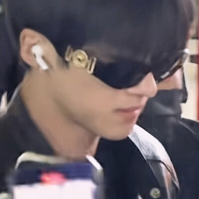 有没有闫侯闫水侯闫还打瓦的女孩私联一下