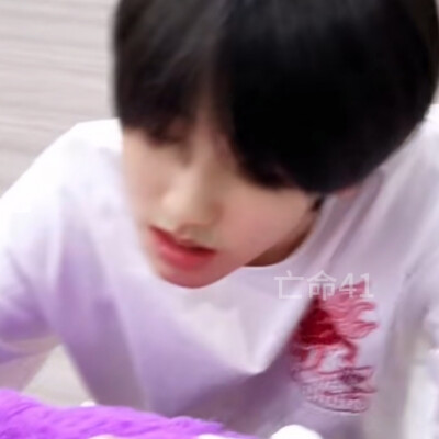 各位，想骗钱的话，可以考虑生产火鸡面味的狗粮，那些鱼味肉味草味的，简直难吃死了。吃了拉肚子也没事，正所谓骗钱骗钱，不就是骗的我这种寡狗吗？